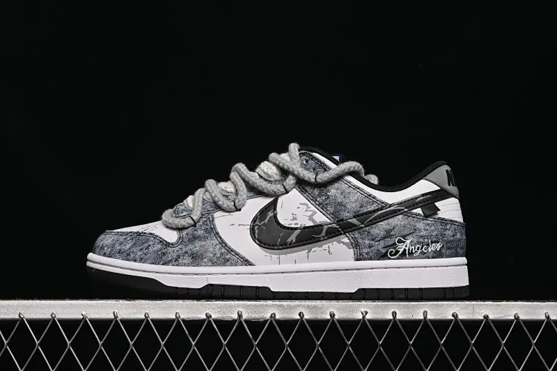 All categories Nk SB Dunk Series Nk SB Dunk Low High-end customized low-top sneakers Nike SB Dunk Low Panda Prank-Sliding Track Straps Low-top casual sneakers DD1391-100